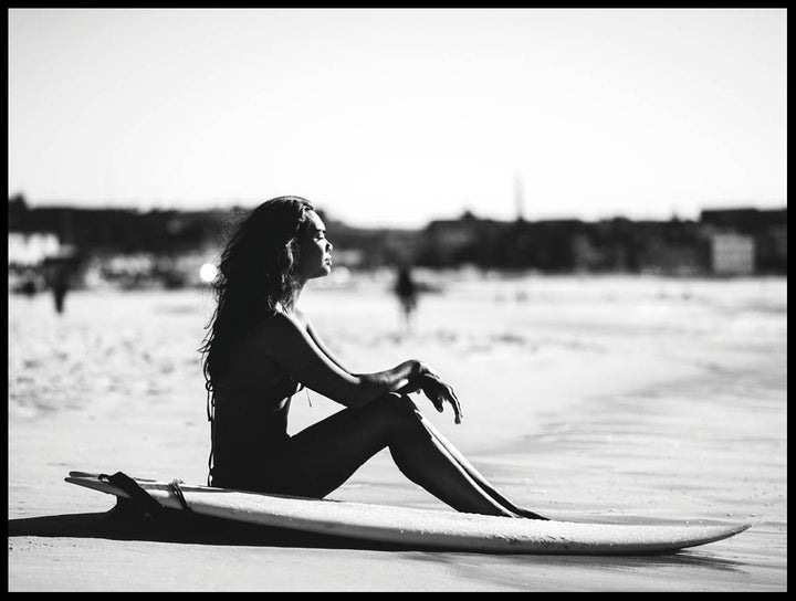 Surftjej på Stranden Poster